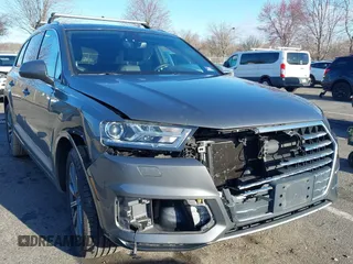 2017 Audi Q7 Premium Plus z VIN WA1LAAF78HD050275, wystawiony jako IAAI lot #41857583 z przebiegiem 68 612 mil mil oraz . Historia ofert i sprzedaży dostępna na DreamBid. Obrazek 1.