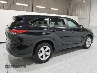 2023 Toyota Highlander L z VIN 5TDKDRAH5PS505318, wystawiony jako Copart lot #55865355 z przebiegiem 44 616 mil mil oraz Czysty tytuł • Clean title. Historia ofert i sprzedaży dostępna na DreamBid. Obrazek 3.