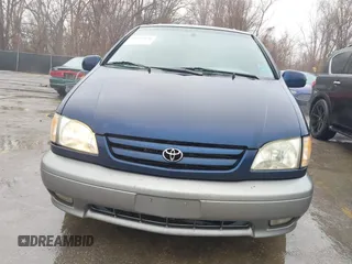 2002 Toyota Sienna LE with VIN 4T3ZF13C72U424470, listed as a IAAI auction lot 41508436 with 170,177 mi miles. Bid and sale history available at carsss.com. Image 6.