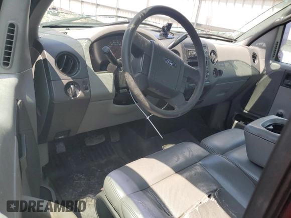 2004 Ford F-150 XL z VIN 1FTRF12W54NC51473, wystawiony jako Copart lot #56597915 z przebiegiem 111 029 mil mil oraz Szkoda całkowita • Salvage title. Historia ofert i sprzedaży dostępna na DreamBid. Obrazek 8.