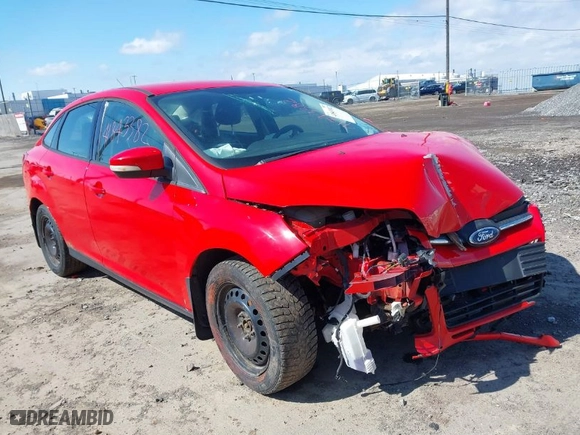 2012 Ford Focus SE with VIN 1FAHP3F26CL271890, listed as a IAAI auction lot 41843382 with 1 mi miles. Bid and sale history available at carsss.com. Image 1.