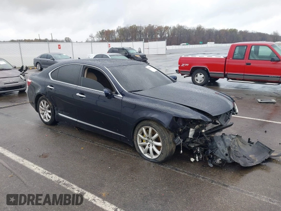 2008 Lexus LS 460 z VIN JTHBL46F585056094, wystawiony jako IAAI lot #40850163 z przebiegiem 115 854 mil mil oraz . Historia ofert i sprzedaży dostępna na DreamBid. Obrazek 1.