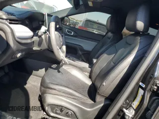 2023 Jeep Compass Latitude Lux z VIN 3C4NJDFNXPT522385, wystawiony jako Copart lot #57990555 z przebiegiem 28 159 mil mil oraz Szkoda całkowita • Salvage title. Historia ofert i sprzedaży dostępna na DreamBid. Obrazek 7.