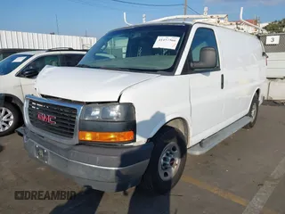 2017 GMC Savana Cargo Van with VIN 1GTW7AFF7H1911097, listed as a IAAI auction lot 41457566 with 192,508 mi miles. Bid and sale history available at carsss.com. Image 2.