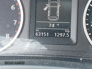 2017 Volkswagen Tiguan S z VIN WVGAV7AX3HK043141, wystawiony jako IAAI lot #42259813 z przebiegiem 63 151 mil mil oraz . Historia ofert i sprzedaży dostępna na DreamBid. Obrazek 16.