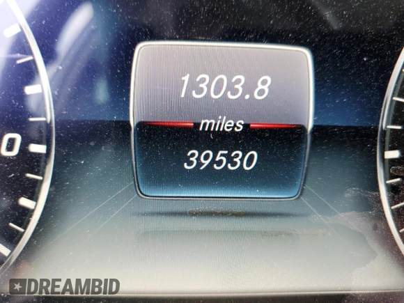 2017 Mercedes-Benz E-Class E 300 Luxury with VIN WDDZF4JB3HA114924, listed as a Copart auction lot 39983293 with 39,530 mi miles. Bid and sale history available at carsss.com. Image 9.