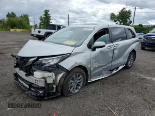 2021 Toyota Sienna XLE with VIN 5TDGSKFC6MS027079, listed as a Copart auction lot 67505344 with 36,686 mi miles and Salvage Title. Bid and sale history available at carsss.com. Image 1.