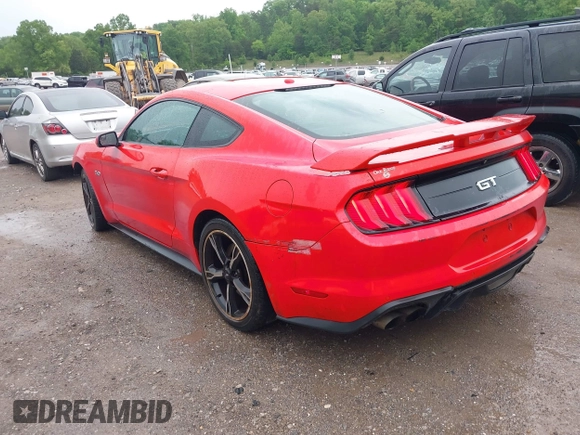 2018 Ford Mustang GT z VIN 1FA6P8CF7J5101258, wystawiony jako IAAI lot #42122472 z przebiegiem 91 700 mil mil oraz . Historia ofert i sprzedaży dostępna na DreamBid. Obrazek 3.