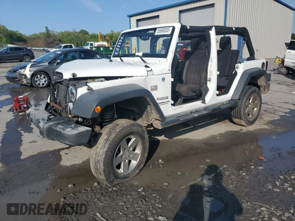 2013 Jeep Wrangler Unlimited Sport z VIN 1C4BJWDG3DL701619, wystawiony jako Copart lot #55880055 z przebiegiem Nie podano mil oraz Szkoda całkowita • Salvage title. Historia ofert i sprzedaży dostępna na DreamBid. Obrazek 1.