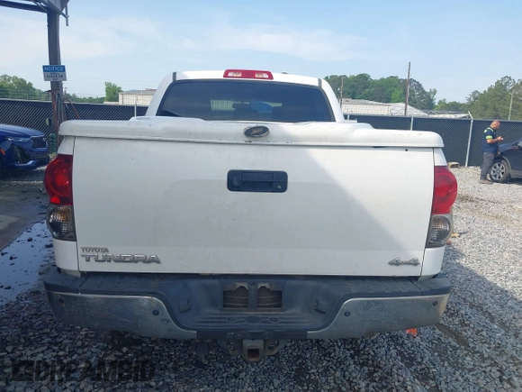 2007 Toyota Tundra LTD with VIN 5TBDV58167S488187, listed as a IAAI auction lot 42113431 with 242,650 mi miles. Bid and sale history available at carsss.com. Image 16.