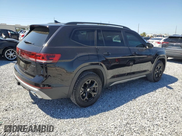 2024 Volkswagen Atlas Peak Edition SE z VIN 1V2CR2CAXRC568110, wystawiony jako Copart lot #48893395 z przebiegiem 10 441 mil mil oraz Nie do naprawy • Non repairable. Historia ofert i sprzedaży dostępna na DreamBid. Obrazek 3.