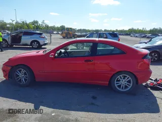 2002 Mercedes-Benz C 230/260/280/320 with VIN WDBRN47J52A224536, listed as a IAAI auction lot 42123771 with 105,316 mi miles and . Bid and sale history available at DreamBid. Image 14.