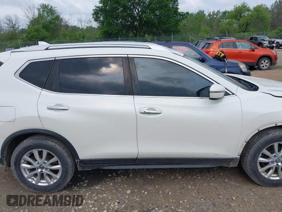 2017 Nissan Rogue SL with VIN JN8AT2MT9HW384613, listed as a IAAI auction lot 42452968 with 231,304 mi miles and . Bid and sale history available at DreamBid. Image 14.