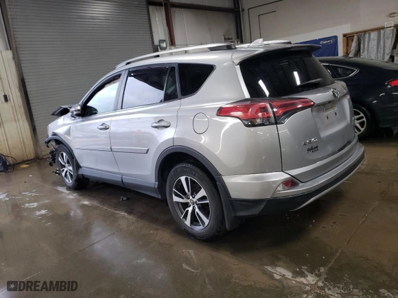 2018 Toyota RAV4 XLE with VIN 2T3RFREVXJW714634, listed as a Copart auction lot 79081164 with 53,689 mi miles and Salvage Title. Bid and sale history available at carsss.com. Image 2.