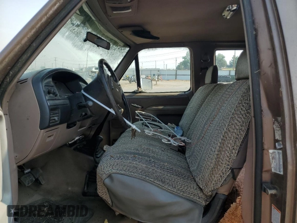1992 Ford F-250 with VIN 1FTHX26M1NKB22897, listed as a Copart auction lot 87669905 with 0 mi miles and Clean Title. Bid and sale history available at carsss.com. Image 7.