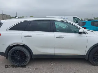 2016 Kia Sorento LX with VIN 5XYPG4A37GG055639, listed as a IAAI auction lot 41888968 with 140,431 mi miles. Bid and sale history available at carsss.com. Image 13.