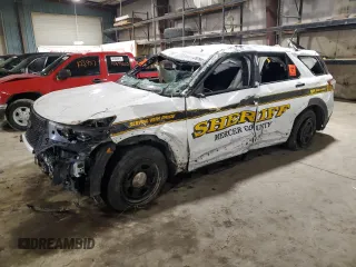 2021 Ford Police Interceptor Utility z VIN 1FM5K8AB7MGC01014, wystawiony jako Copart lot #47878915 z przebiegiem Nie podano mil oraz Szkoda całkowita • Salvage title. Historia ofert i sprzedaży dostępna na DreamBid. Obrazek 1.