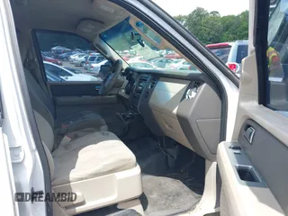 2007 Ford Expedition XLT with VIN 1FMFU16517LA83871, listed as a IAAI auction lot 42251938 with 192,256 mi miles and . Bid and sale history available at DreamBid. Image 5.