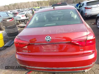 2016 Volkswagen Passat SE z VIN 1VWBS7A34GC066383, wystawiony jako IAAI lot #41723442 z przebiegiem 104 077 mil mil oraz . Historia ofert i sprzedaży dostępna na DreamBid. Obrazek 15.
