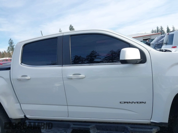 2017 GMC Canyon 2WD SLE with VIN 1GTG5CEN8H1230185, listed as a IAAI auction lot 41391765 with 101,443 mi miles. Bid and sale history available at carsss.com. Image 13.