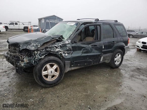 2003 Ford Escape XLS Popular with VIN 1FMYU021X3KA70123, listed as a Copart auction lot 86005514 with 0 mi miles and Salvage Title. Bid and sale history available at carsss.com. Image 1.