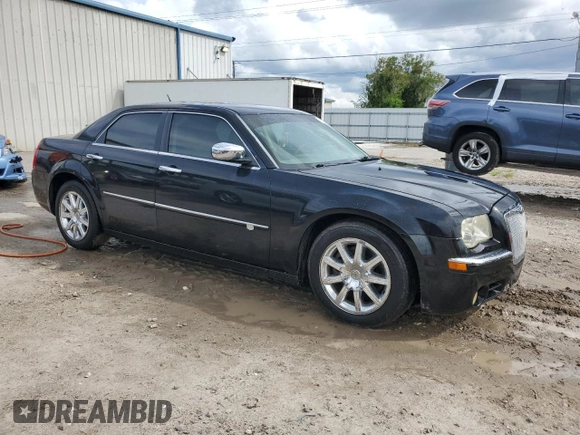 2008 Chrysler 300 C Hemi with VIN 2C3KA63H38H281359, listed as a Copart auction lot 70210504 with 114,796 mi miles and Salvage Title. Bid and sale history available at carsss.com. Image 4.