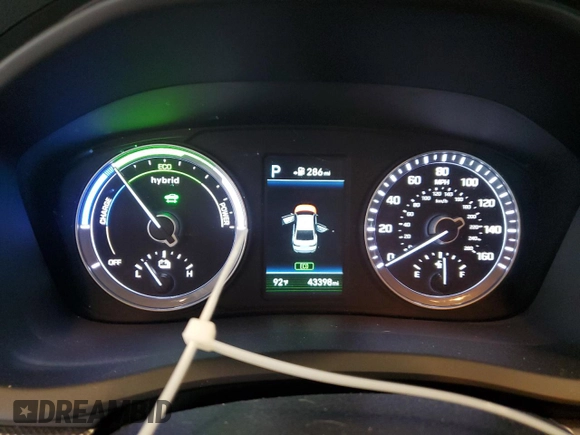 2018 Hyundai Sonata Hybrid SE with VIN KMHE24L33JA080110, listed as a Copart auction lot 61442173 with 43,398 mi miles. Bid and sale history available at carsss.com. Image 9.