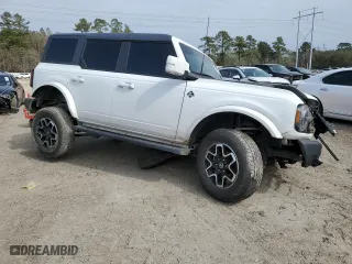 2023 Ford Bronco with VIN 1FMEE5BP7PLC15071, listed as a Copart auction lot 45321715 with 2,213 mi miles and Salvage Title. Bid and sale history available at carsss.com. Image 4.