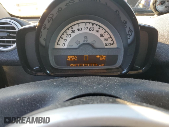 2016 Smart fortwo Passion z VIN WMEEJ9AA9GK844861, wystawiony jako Copart lot #89265415 z przebiegiem 19 245 mil mil oraz Szkoda całkowita • Salvage title. Historia ofert i sprzedaży dostępna na DreamBid. Obrazek 9.