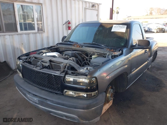 2000 Chevrolet Silverado 1500 with VIN 1GCEC14V9YZ245654, listed as a IAAI auction lot 41279421 with 286,544 mi miles. Bid and sale history available at carsss.com. Image 6.