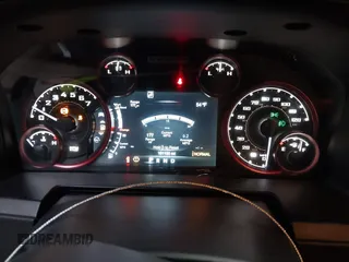 2016 Ram 1500 Rebel z VIN 1C6RR7YT6GS108472, wystawiony jako IAAI lot #41761560 z przebiegiem 101 132 mil mil oraz . Historia ofert i sprzedaży dostępna na DreamBid. Obrazek 7.