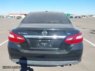 2018 Nissan Altima 2.5 SL with VIN 1N4AL3AP8JC187356, listed as a IAAI auction lot 40610711 with 98,662 mi miles. Bid and sale history available at carsss.com. Image 16.