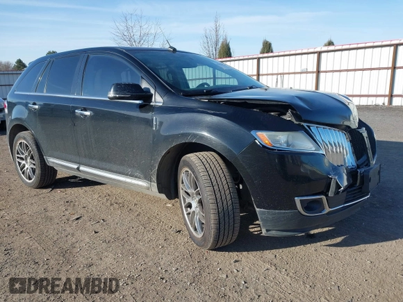 2011 Lincoln MKX with VIN 2LMDJ8JK2BBJ33518, listed as a IAAI auction lot 41827781 with 127,023 mi miles. Bid and sale history available at carsss.com. Image 1.