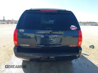 2008 GMC Yukon SLE w/3SA with VIN 1GKFC13C48J115787, listed as a IAAI auction lot 41825682 with 263,533 mi miles. Bid and sale history available at carsss.com. Image 16.