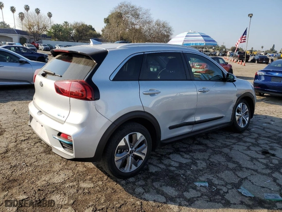 2020 Kia Niro EV EX Premium with VIN KNDCE3LG6L5065953, listed as a Copart auction lot 42992035 with 28,599 mi miles and Salvage Title. Bid and sale history available at carsss.com. Image 3.