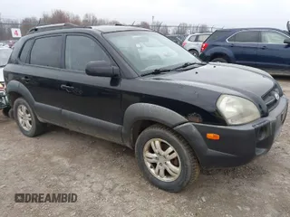 2008 Hyundai Tucson SE with VIN KM8JN72D38U767890, listed as a IAAI auction lot 41940900 with 170,080 mi miles. Bid and sale history available at carsss.com. Image 1.