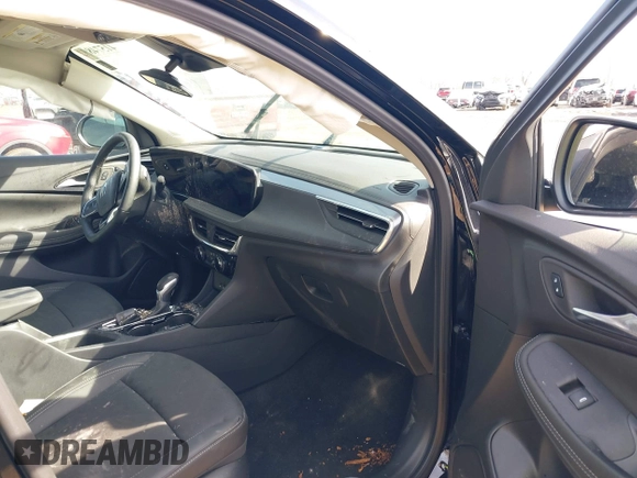 2024 Buick Encore GX Sport Touring z VIN KL4AMESL6RB185891, wystawiony jako IAAI lot #41574852 z przebiegiem 6 mil mil oraz . Historia ofert i sprzedaży dostępna na DreamBid. Obrazek 5.