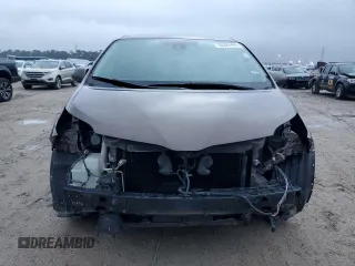 2018 Toyota Sienna XLE Auto Access Seat with VIN 5TDYZ3DC8JS927759, listed as a Copart auction lot 50383465 with 141,807 mi miles and Salvage title. Bid and sale history available at DreamBid. Image 5.