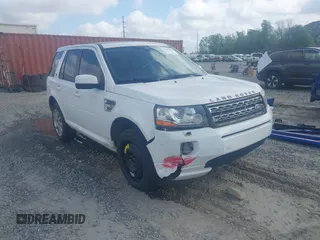 2013 Land Rover LR2 z VIN SALFR2BG3DH359509, wystawiony jako IAAI lot #41947602 z przebiegiem 144 411 mil mil oraz . Historia ofert i sprzedaży dostępna na DreamBid. Obrazek 1.