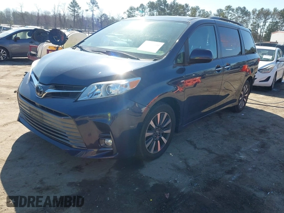2018 Toyota Sienna XLE with VIN 5TDDZ3DC6JS206368, listed as a IAAI auction lot 41635138 with 44,578 mi miles. Bid and sale history available at carsss.com. Image 17.