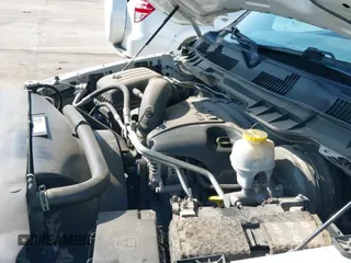 2019 Ram 1500 Tradesman z VIN 3C6JR6DT7KG546768, wystawiony jako IAAI lot #43206265 z przebiegiem 127 478 mil mil oraz . Historia ofert i sprzedaży dostępna na DreamBid. Obrazek 19.