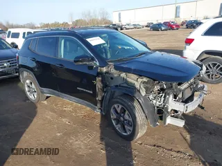 2018 Jeep Compass Limited with VIN 3C4NJDCB4JT501582, listed as a IAAI auction lot 40843136 with 62,986 mi miles. Bid and sale history available at carsss.com. Image 1.