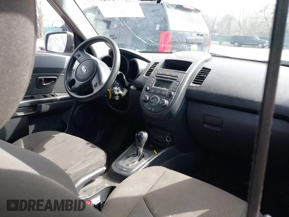 2013 Kia Soul with VIN KNDJT2A50D7614366, listed as a IAAI auction lot 41898620 with 141,160 mi miles. Bid and sale history available at carsss.com. Image 5.