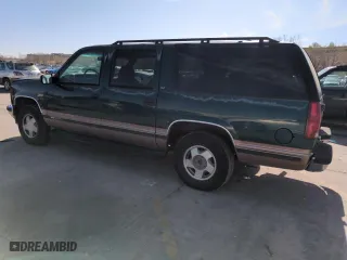 1996 GMC Suburban with VIN 1GKFK16R0TJ729179, listed as a Copart auction lot 51996035 with 206,230 mi miles and Salvage Title. Bid and sale history available at carsss.com. Image 2.