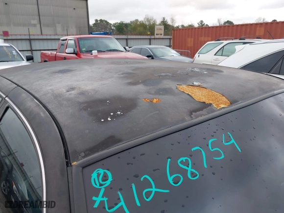 2011 Ford Crown Victoria with VIN 2FABP7AV4BX166216, listed as a IAAI auction lot 41268754 with 205,308 mi miles. Bid and sale history available at carsss.com. Image 18.
