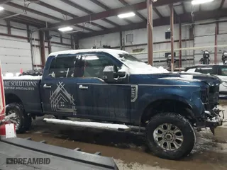 2017 Ford Super Duty F-250 SRW Lariat with VIN 1FT7W2B63HEF10061, listed as a IAAI auction lot 41558295 with 188,737 mi miles. Bid and sale history available at carsss.com. Image 13.