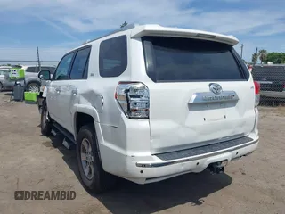 2010 Toyota 4Runner SR5 z VIN JTEZU5JR4A5003392, wystawiony jako IAAI lot #42085983 z przebiegiem 236 299 mil mil oraz . Historia ofert i sprzedaży dostępna na DreamBid. Obrazek 3.