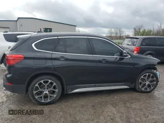 2020 BMW X1 xDrive28i z VIN WBXJG9C00L5R78587, wystawiony jako Copart lot #55016805 z przebiegiem 53 275 mil mil oraz Szkoda całkowita • Salvage title. Historia ofert i sprzedaży dostępna na DreamBid. Obrazek 3.