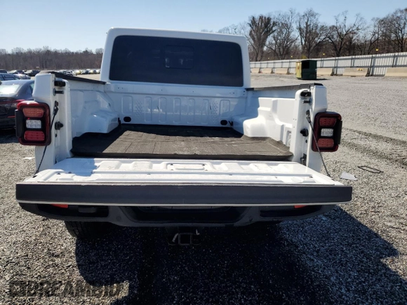 2020 Jeep Gladiator Overland with VIN 1C6HJTFGXLL181768, listed as a Copart auction lot 46243555 with 62,992 mi miles and Salvage title. Bid and sale history available at DreamBid. Image 6.