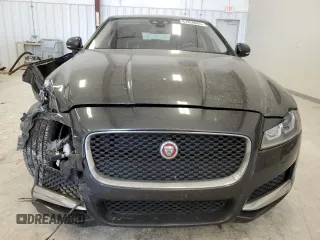 2017 Jaguar XF 35t Premium with VIN SAJBD4BV4HCY29193, listed as a Copart auction lot 87858885 with 89,259 mi miles and Salvage Title. Bid and sale history available at carsss.com. Image 5.
